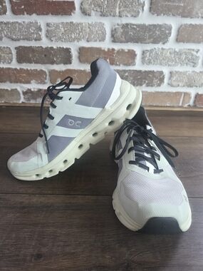 On Running Cloudrunner Women's Athletic Shoes in Frost/Aloe